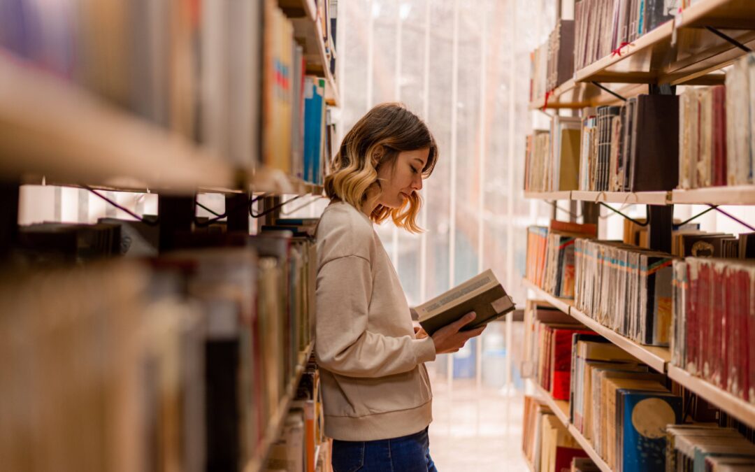 How to Save Money on College Textbooks (Legally)