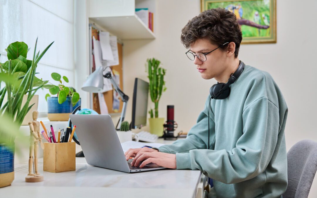 How to Use AI Tools (Smartly) for Scholarship Applications